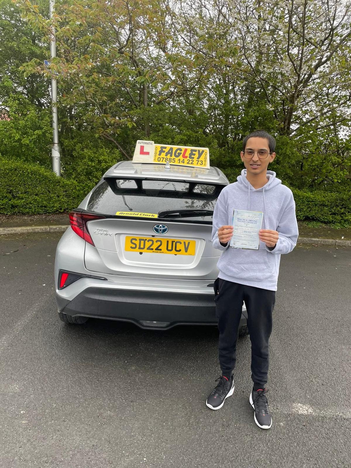 Automatic driving lessons in Bradford & Leeds – FastAutoPass pass photo