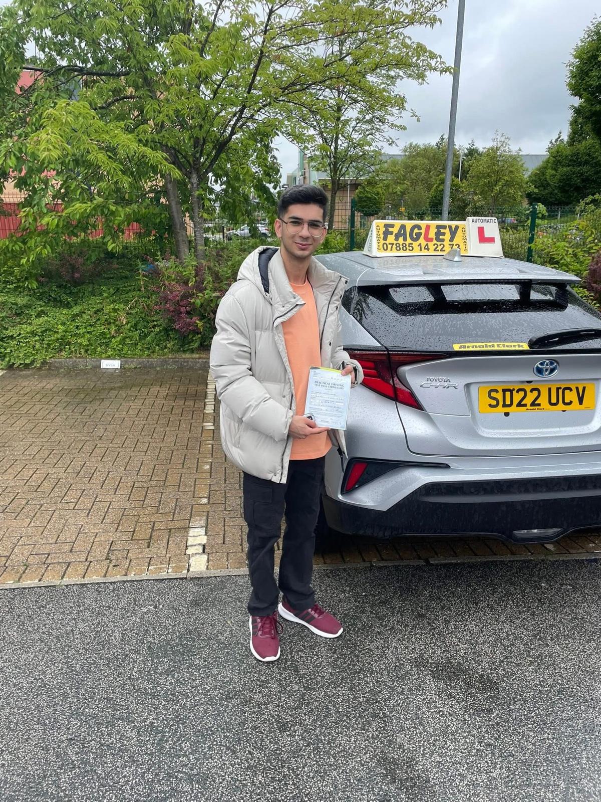 Automatic driving lessons in Bradford & Leeds – FastAutoPass pass photo