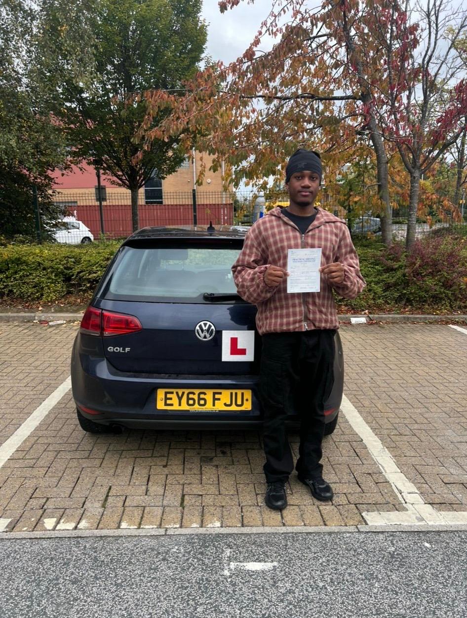 Automatic driving lessons in Bradford & Leeds – FastAutoPass pass photo